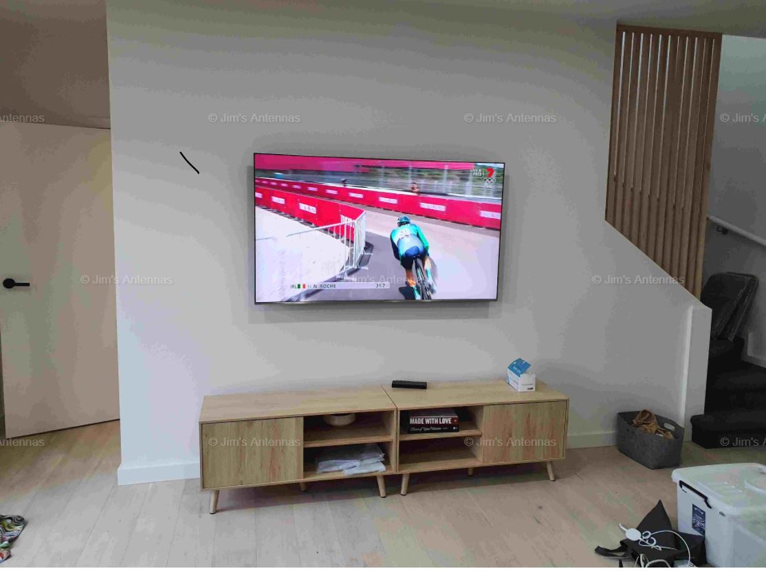 Wall unit for store 75 inch tv