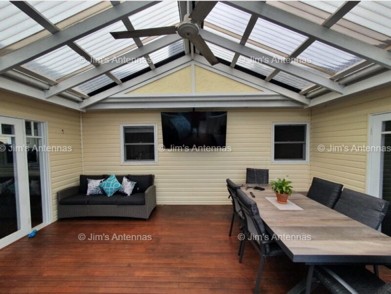 ALL YEAR ROUND, OUTDOOR ENTERTAINMENT AREA?